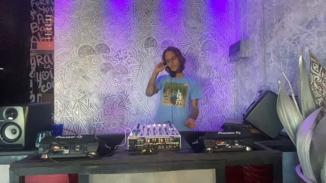 Ernest Kalinin @ QQBar 18/09/2021