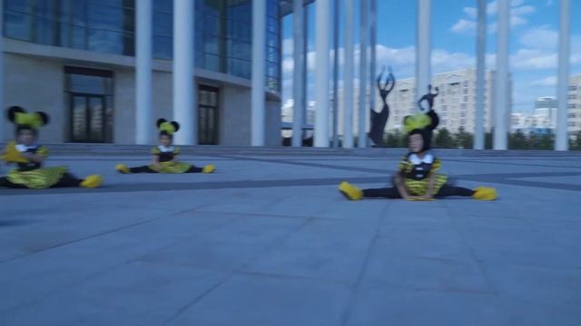 Танец Микки Маус (Mickey Mouse) смотреть онлайн