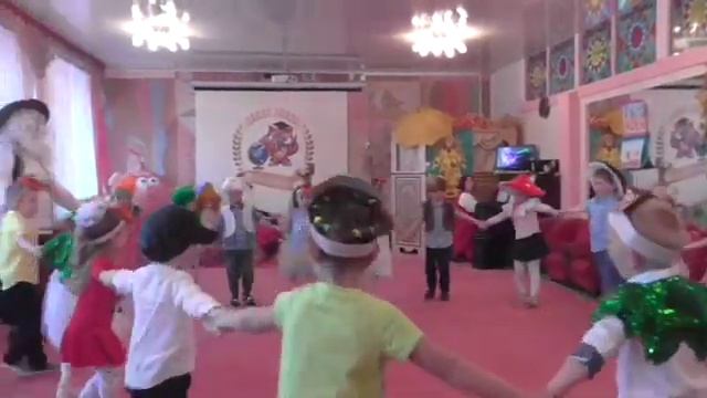 «Огородная-хороводная» (Муз. Б. Можжевелова, сл. А. Пассовой) Группа №7 "Светлячки" смотреть онлайн
