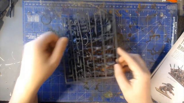 What's in the box: Mantic War in the Holds смотреть онлайн