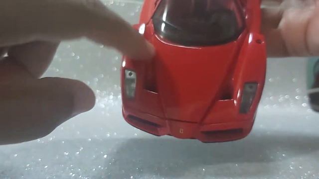 Miniatura Enzo Ferrari Maisto escala 1:24 - 20 Cm - Diecast colecionável смотреть онлайн