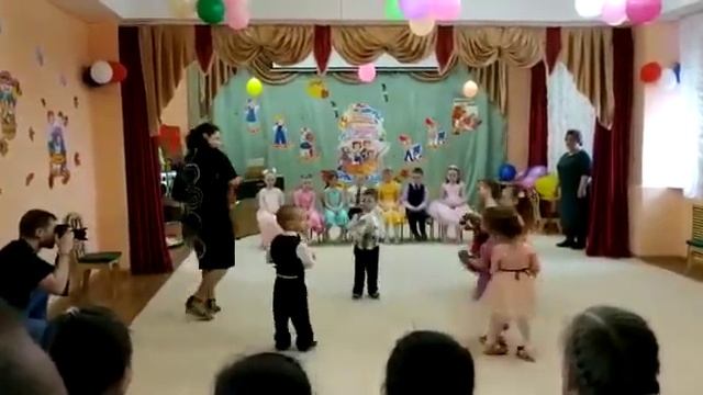 Танец с игрушками 2гр.ран.возраста смотреть онлайн