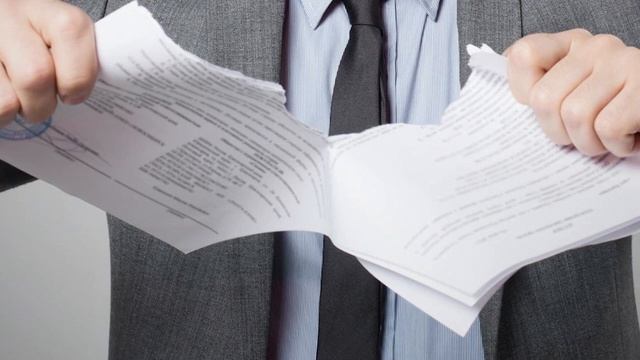 Может ли работодатель уволить работника по своей инициативе / Трудовое право смотреть онлайн