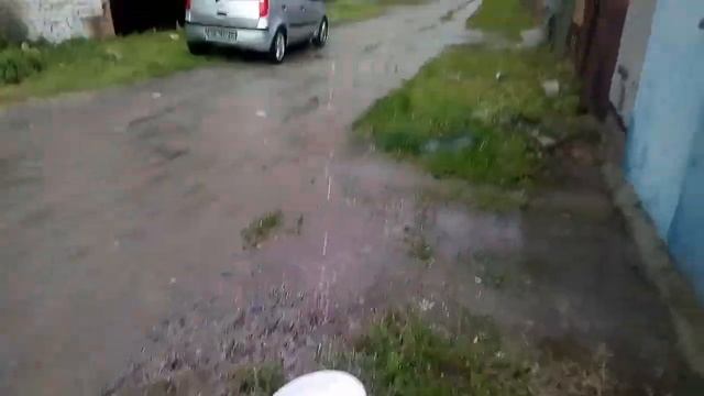 Мойка авто под дождём в гараже - если ехать уже никуда не нужно. смотреть онлайн