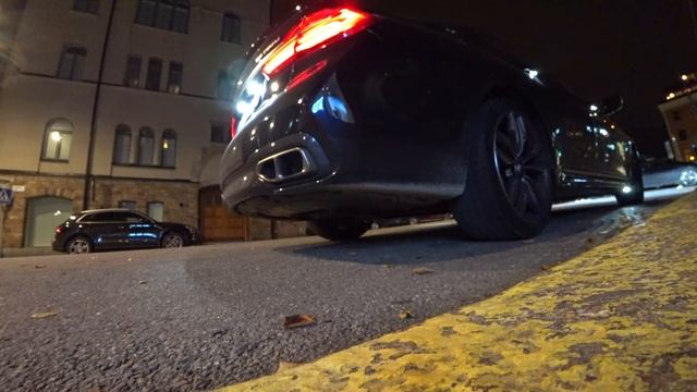 [4k] COLD START An REVS V12 BiTurbo 600 HP BMW M760Li