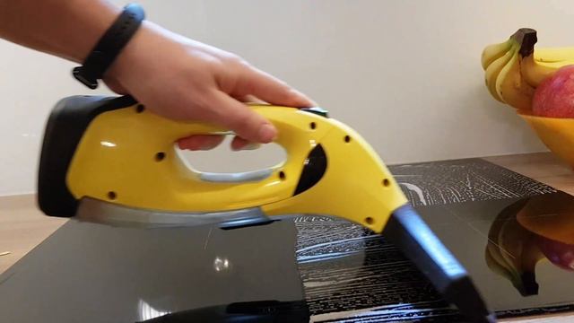 Как с помощью стеклоочистителя Karcher WV помыть варочную поверхность? смотреть онлайн