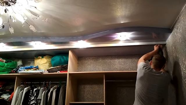 Натяжной потолок и шкафы купе смотреть онлайн