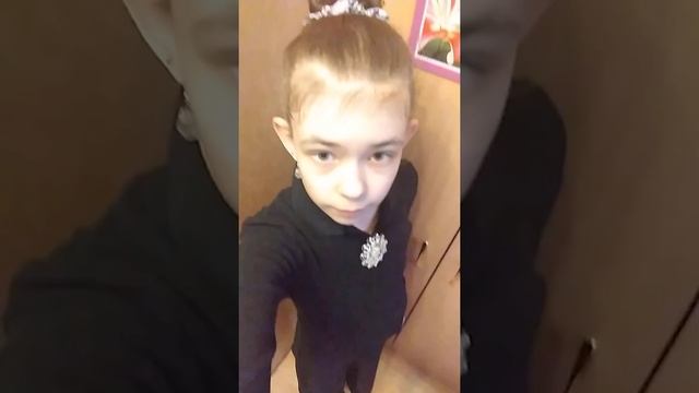 Высокий Пучок с Бубликом на Каждый День!Тугая Прическа с Бубликом для Школы! смотреть онлайн