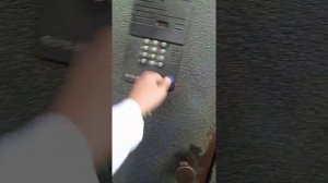 Открываю домофоны Форвард, ключем визит