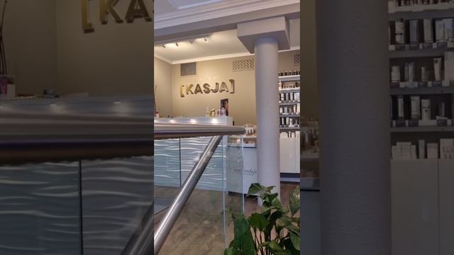 Сколько стоит маникюр в Норвегии? смотреть онлайн