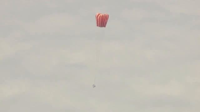 SpaceX видео Testing Dragon Drop Test HD Испытание на падение смотреть онлайн