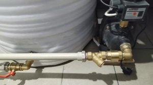 Накопительная емкость в водопроводе. Хороший поплавковый кран