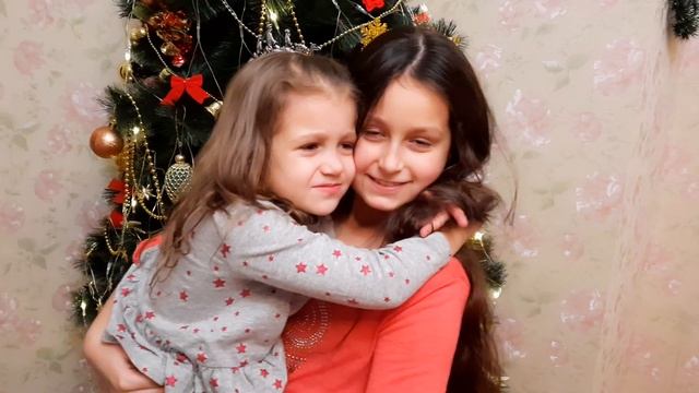 VLOGMAS/ Украшаем дом к новому году. Украшаем елку. Купаемся в чан бане. смотреть онлайн