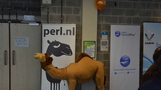 FOSDEM 2013 - Perl-booth - First time-lapse of people at the booth. смотреть онлайн