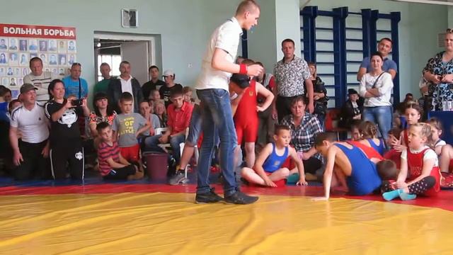 Вольная борьба г.Токмак Запорожская обл. клуб "Чемпион" https://ok.ru/klubborbyc смотреть онлайн