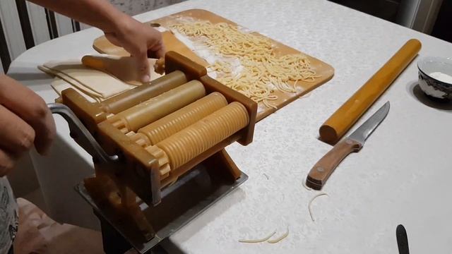 Тесто? Домашняя лапша для супа и лагмана один рецепт .Оочень вкусно.Өте дәмді.Қазақша рецепт смотреть онлайн
