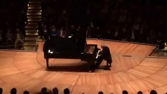 Chopin; Mazurka in A Minor Op. 68, No. 2 performed by Grigory Sokolov смотреть онлайн