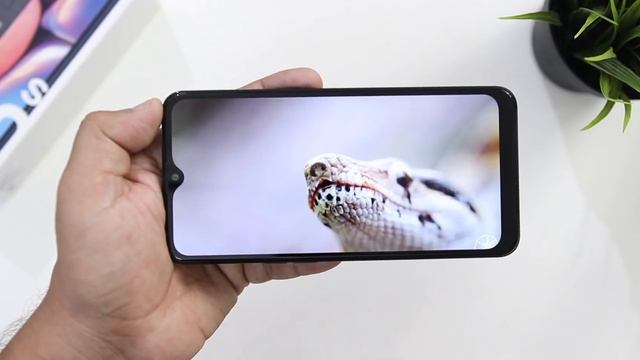 Samsung Galaxy A10s Unboxing And Review смотреть онлайн