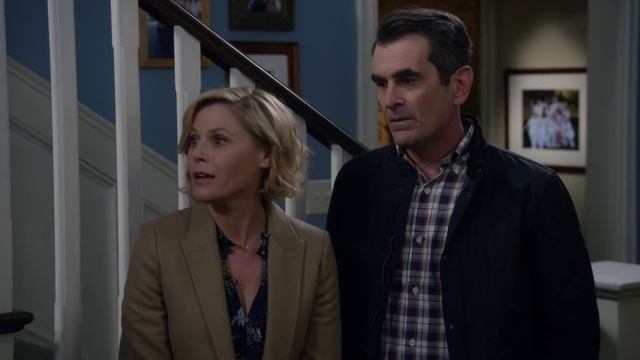 All the Dunphy Kids are Moving Out - Modern Family смотреть онлайн