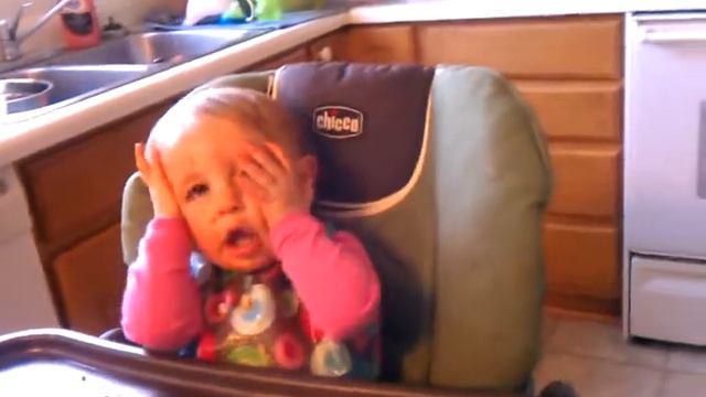 Pasta Sauce + Elise = Mess смотреть онлайн