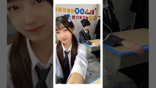 一口氣看《當我轉入貴族學校大學番外》：校董兒子為追灰姑娘買豪車 ，還把她聲音設置成汽車導航！ 【小蘭別動】 смотреть онлайн