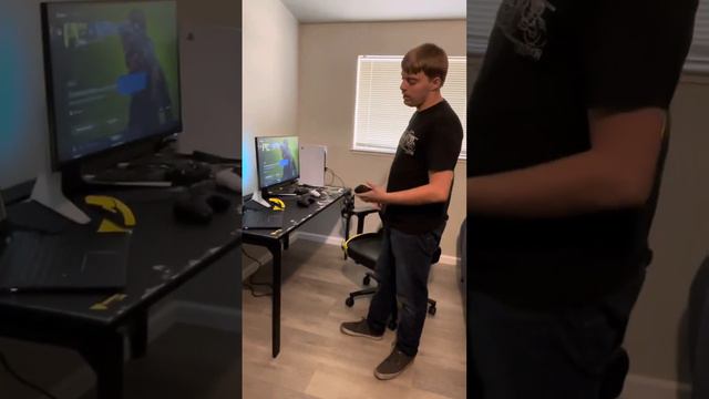 Cyberpunk gaming set up desk and chair from secret lab #secretlab ￼￼ смотреть онлайн