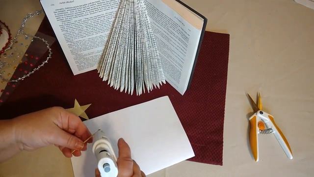 Christmas Tree Book Folding that even a Grinch Would Love! смотреть онлайн