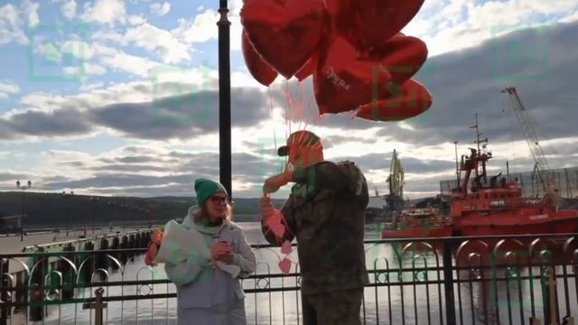 Трогательный сюрприз для девушки в Мурманске попал на видео смотреть онлайн