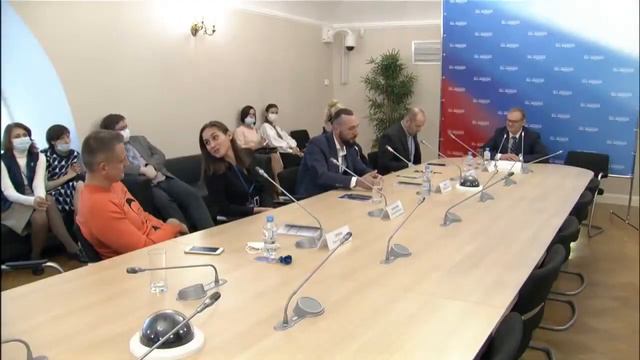 Почему отличники идут в найм, а троечники - в бизнес смотреть онлайн