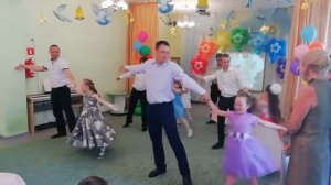 лучший танец пап и дочек выпускной детский сад