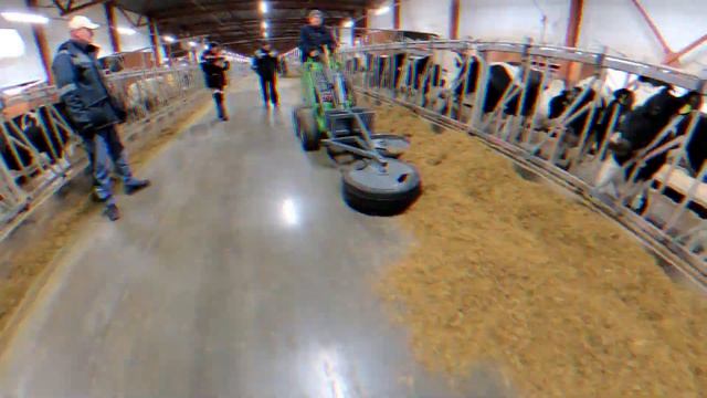 Проморолик мини-погрузчика FRONTMEN смотреть онлайн