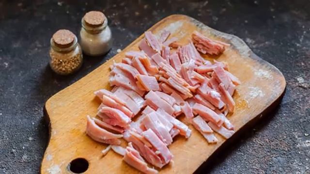 Рецепт полезной окрошки на молочной сыворотке. Как приготовить? смотреть онлайн