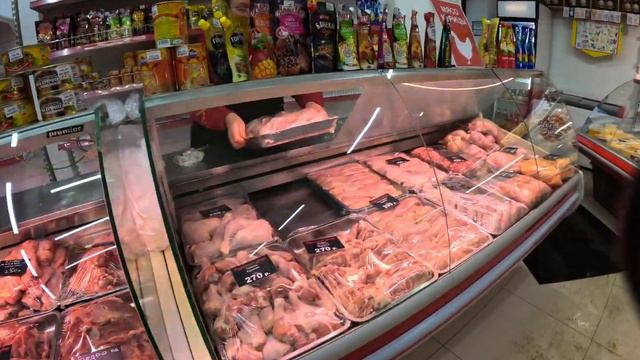 TYPICAL MOSCOW SUBURBAN MARKET. PRICE OF FOOD AFTER SANCTION IN RUSSIAN. AFRICAN IN RUSSIA MARKET смотреть онлайн