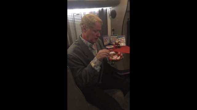 Roland tipsar om en bra julklapp смотреть онлайн