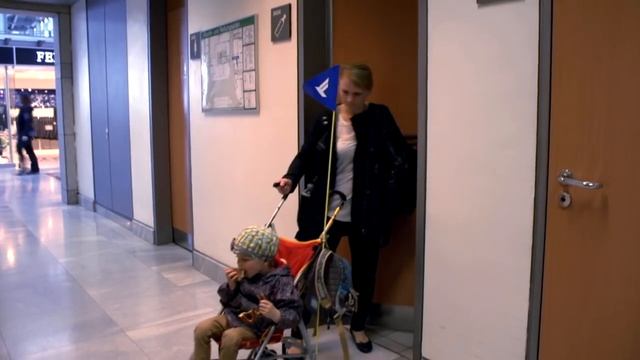 Fliegen mit Kindern vom Flughafen Stuttgart смотреть онлайн