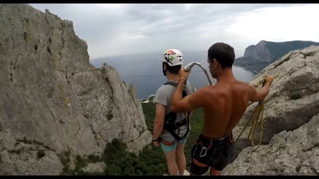 Влад на Ильяс-кая прыжки с верёвкой в Крыму с командой Skyline смотреть онлайн
