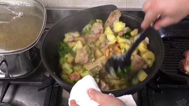 ? 8-Секретов как правильно солить блюда.! Когда добавлять соль? ошибка пересоленого блюда?? смотреть онлайн