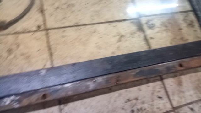 Стекло на дверь  минипогрузчика UNC и МКСМ, недорогая альтернатива