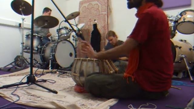 Tabla, Drums and Fretless Guitar смотреть онлайн