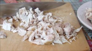 Салат из курицы с сухими грибами