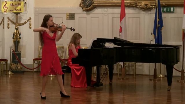 Trio - Ladies in red - Igor Frolov "Divertisment", "Smoke gets in your eyes" смотреть онлайн