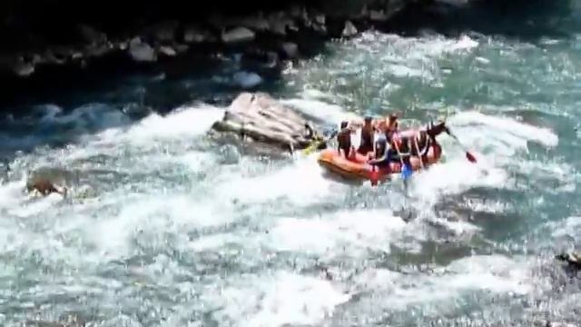 Сплав по реке Белой, проходим пороги! смотреть онлайн