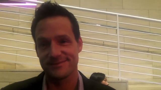 COUGAR TOWN: Josh Hopkins teases the season finale смотреть онлайн