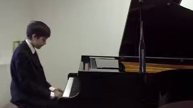 Фирамир играет на рояле когда ему было 10 лет!!! ШОК!!!! Папа фирамира снимал его смотреть онлайн