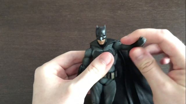 Коллекционная фигурка Бэтмен обзор - Batman Justice League DC S.H. Figuarts Bandai смотреть онлайн
