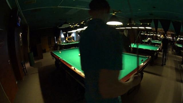 Даниил против Алексея в партии по свободной пирамиде, русский бильярд смотреть онлайн