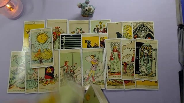 ЧТО ОН ДУМАЕТ ОБО МНЕ??? СЕГОДНЯ?? #таро #картытаро #гадание #отношения смотреть онлайн