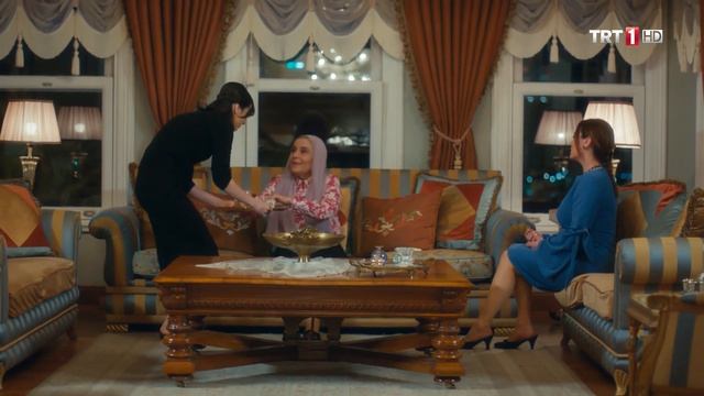 "Dünya malı paylaşmadıktan sonra ne işe yarar ki kızım!" - Elimi Bırakma 40.Bölüm смотреть онлайн