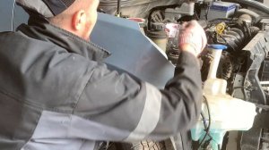 Примеряю новое  переднее крыло перед покраской. Хендай Солярис