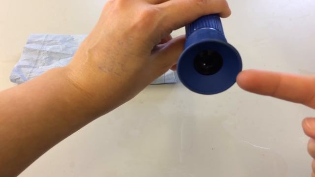 How To Use A Hand Held Refractometer To Measure Salinity.